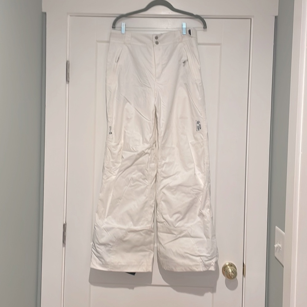 Mountain hardware white ski pants